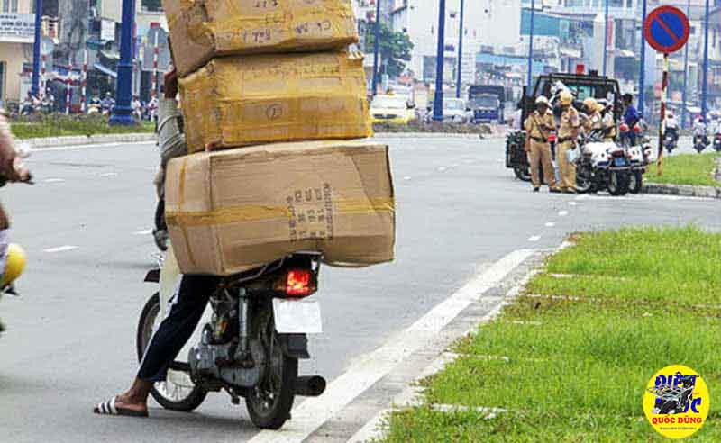 Giới hạn kích thước hàng hóa xe máy được phép chở